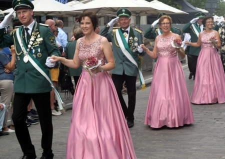 Schützenkleidung - Festmode bis Uniform